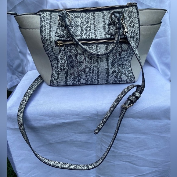 Guess Lakeshore Collection Handbag  Python Texture Beige and Black - Picture 13 of 14